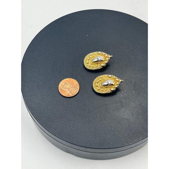 MMA Museum of Modern Art Vintage 1982 Etruscan Style Ornate Clip On Earrings - Picture 5 of 9